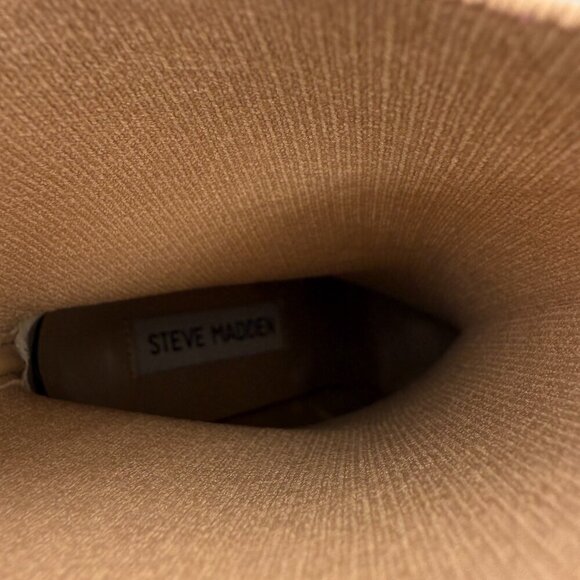 Steve Madden VELA-R TAN RHINESTONE STUD FABRIC Ankle Boot Bootie Heel Size 6 - Picture 5 of 7